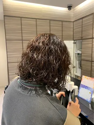 パーマ×レイヤー| カラー カホ🪩🤍のヘアスタイル