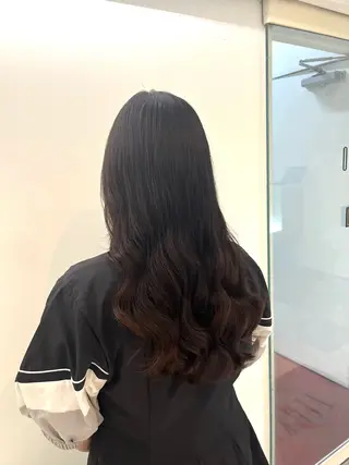 ロング パーマ コテ巻き風パーマ 藤澤　知彌のヘアスタイル