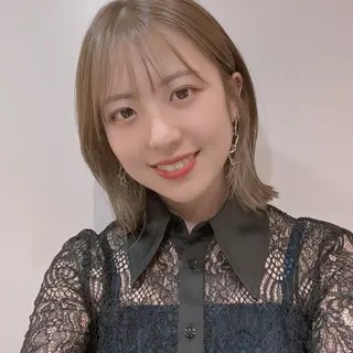 ミディアム La paix所属・パーソナルカラー lapiax阿部のヘアスタイル