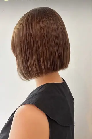 ショート カラー 秋田 弥生のヘアスタイル