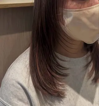 セミロング カラー viin〈ビン〉所属・ANNA🎀 杏菜のヘアスタイル