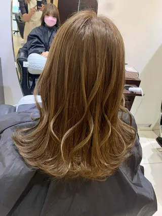 セミロング カラー 吉本 yoshimotoのヘアスタイル