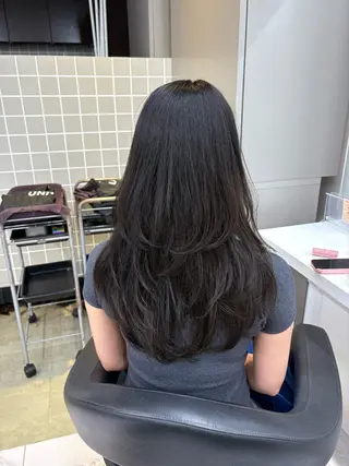 ロング 寒色＆ブリーチ特化 寒色MiOのヘアスタイル