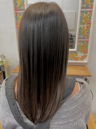 セミロング カラー 堀田 結香のヘアスタイル