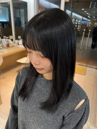 セミロング カラー ツチダ ヒナのヘアスタイル