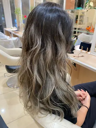 ロング カラー 🩵波巻き／ツイスパ HARU💎のヘアスタイル