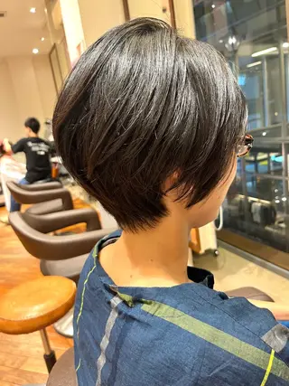 ショート ｼｮｰﾄｶｯﾄ 梅田 山下　すみれのヘアスタイル
