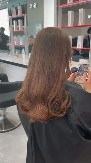 ロング カラー 履歴修正屋さん／ ブロンド／ホワイトのヘアスタイル