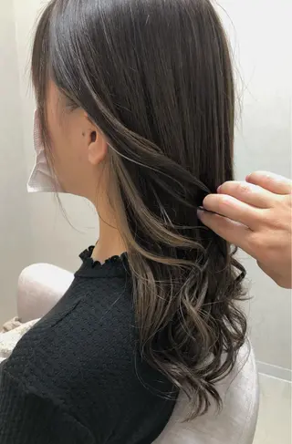 ミディアム ショート/白髪ぼかし 君和田若菜のヘアスタイル