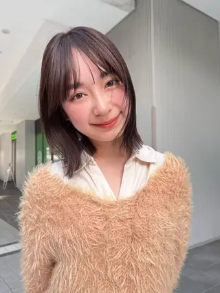 ミディアム カラー 阿久津真衣 似合わせカットのヘアスタイル