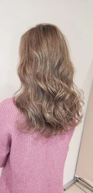 セミロング カラー 【髪質改善美容師】t occa茨木篠原健太のヘアスタイル