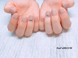 ネイル THECOLORS所属・近貞 莉奈のネイルデザイン