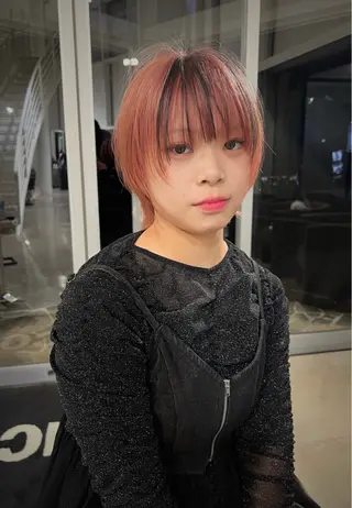 カラー ハイトーン／ レイヤー／ボブのヘアスタイル