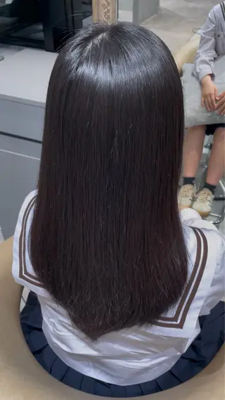 ロング Lond jeloud （ロンドジュルード）所属・にちか/暖色カラー /透明感カラーのヘアスタイル