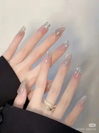 ネイル リラネイル Aikenのネイルデザイン