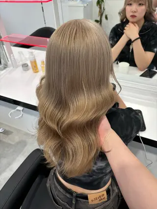 セミロング Wカラー/暖色/べ ージュりく©︎🐝のヘアスタイル
