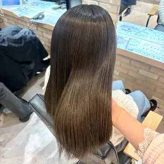 ロング カラー レイヤー/手書きネイ ルCOCORO 🎀のネイルデザイン