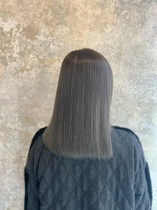 ミディアム マテリアル 中央駅店のヘアスタイル