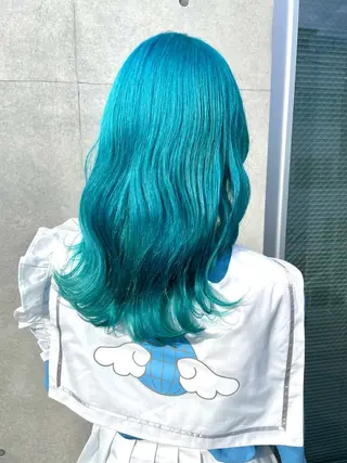 セミロング カラー SALOWIN池袋East店3F所属・インナーカラー 推し ブリーチ  髪質改善のヘアスタイル