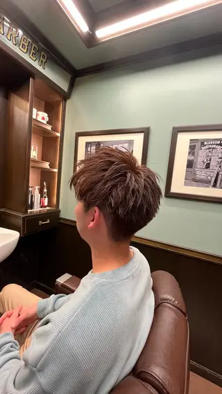 ショート カラー メンズ 佐藤 笑夢のヘアスタイル