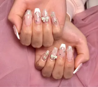 ネイル 𝐁𝐞𝐥𝐥 𝐦𝐞のネイルデザイン