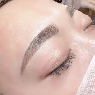 アイブロウ ESTELA エステラのネイルデザイン