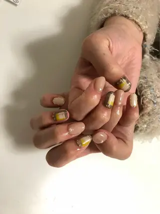 ネイル 指名支持率NO.1 スタイリストのヘアスタイル