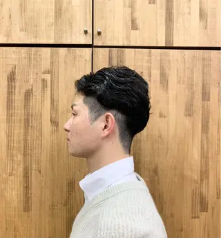 ショート パーマ メンズ 牧野 滉平のヘアスタイル
