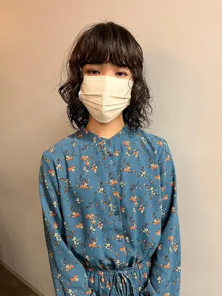 ミディアム パーマ くせ毛カットとパーマ /美容室難民の方是非のヘアスタイル