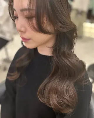 セミロング パーマ コテ巻き風パーマ✨ 韓国ヘア🤎近下菜央のヘアスタイル