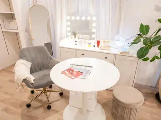 SILOE【ハーブピーリング/REVI/ニキビ/シミ/シワ/毛穴ケア】所属・【SILOE】 ハーブピーリングのエステ・リラクイメージ