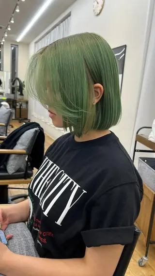 ショート 韓国レイヤーカット/ ハイトーン/マアヤのヘアスタイル