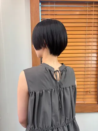 ショート aiko【艶カラー ・ミニモ年内で終了】のヘアスタイル
