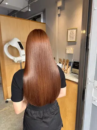 ミディアム miloc MOMOKAのヘアスタイル