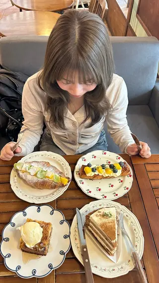 セミロング LOE所属・LOE Yuuka/42🩵のヘアスタイル