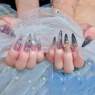 ネイル 羽鳥 薫乃のネイルデザイン