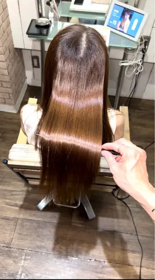 ロング カラー ヘアアレンジ MiU所属・韓国×髪質改善×美髪 縮毛矯正×レイヤーのヘアスタイル