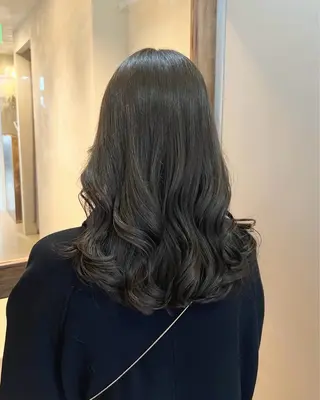 ロング カラー akane/ベージュ /オリーブ/ブラウンのヘアスタイル