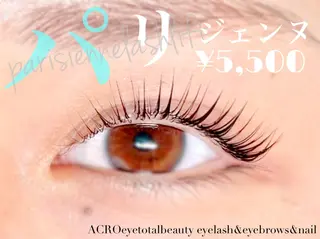 マツエク・マツパ ACRO eyetotalbeauty豊中店所属・坂本 麻衣の眉毛・アイブロウイメージ