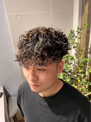 パーマ メンズ 加納 孝也のヘアスタイル