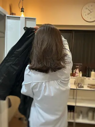 ミディアム カラー CLOVE所属・下石怜子/レイヤー/ 透明感カラーのヘアスタイル