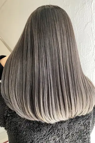 ロング yori SAPPORO所属・yoriダブルカラー 代表すがわらのヘアスタイル