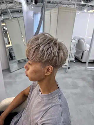 カラー メンズ R/🤎 パーマ&ブリーチ🔥のヘアスタイル