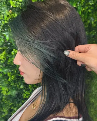 ミディアム カラー Pocket仙台 💚モエリのヘアスタイル