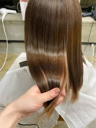 ロング 茜璃/ブリーチカラー /レイヤーカットのヘアスタイル