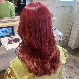 ミディアム カラー 伊藤 玲衣のヘアスタイル