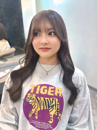 ロング 🦋ami/浦和 ブリーチカラー🦋のヘアスタイル