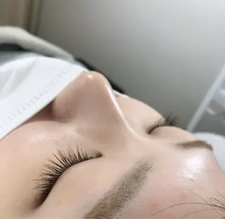 マツエク・マツパ hyochi所属・久井 由香のヘアスタイル