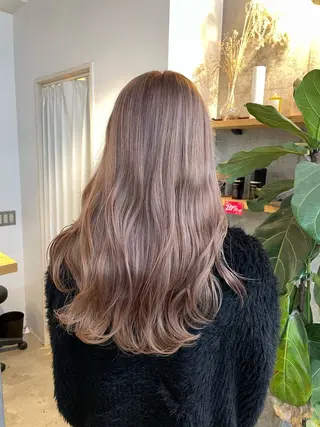 ロング カラー KOTOMI .のヘアスタイル