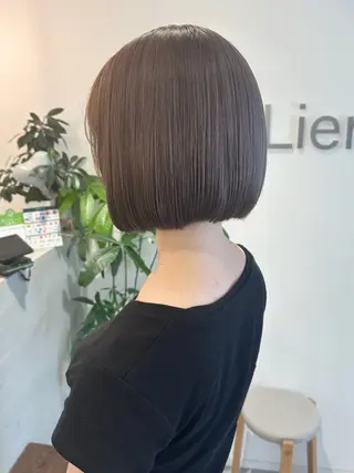 ショート miyu✂︎Lien 上品なブリーチカラーのヘアスタイル